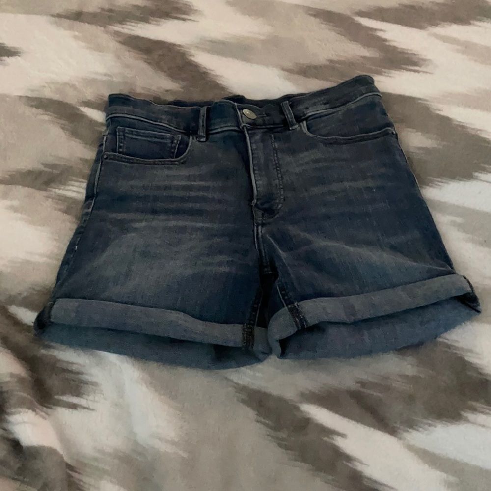 Express denim perfect size 6 mid rise denim shorts @@@@
